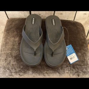 NWT, OKABASHI Black Flip Flops/Sandals